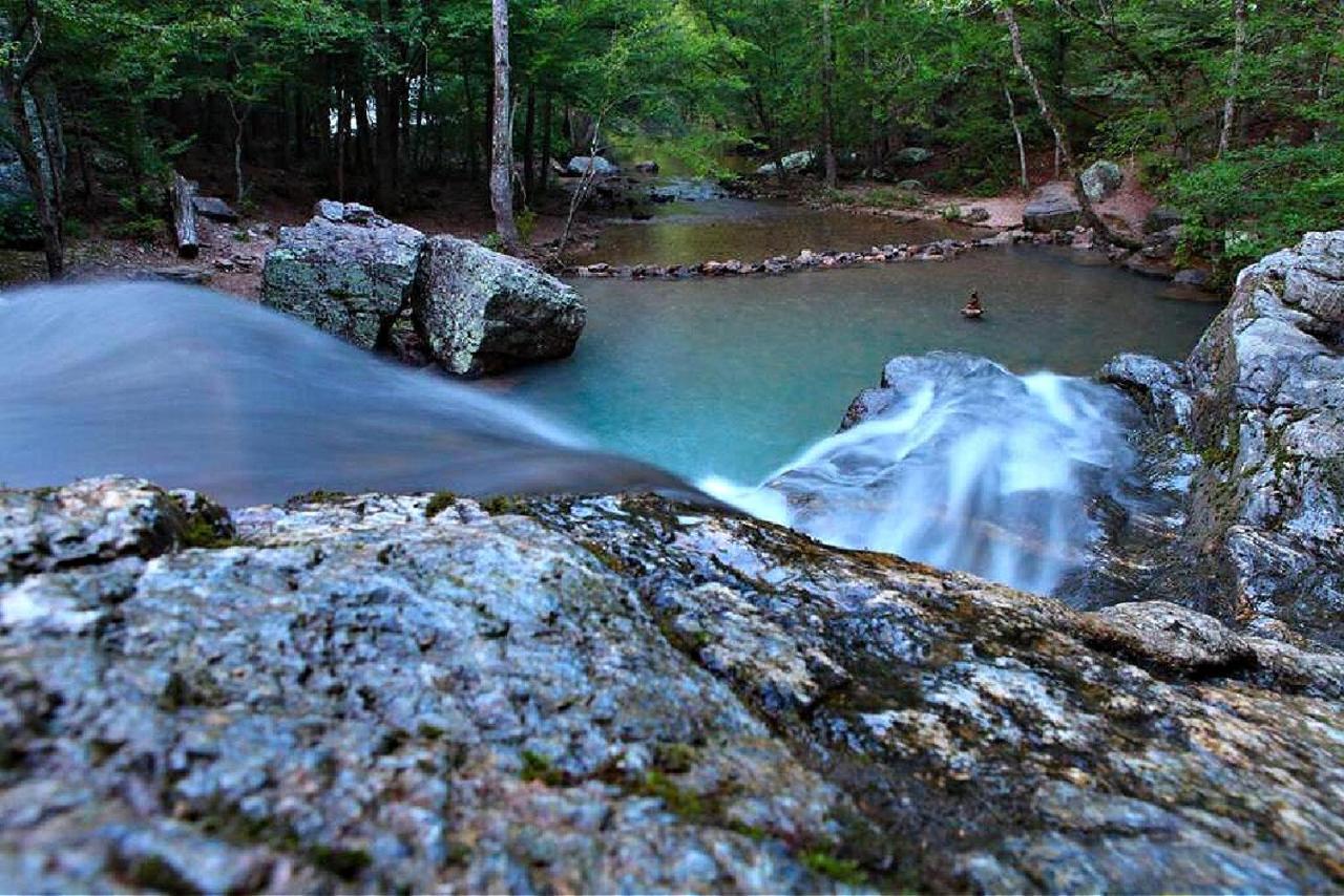 Secluded Home With Mini Waterfall And A Creek In Hot Springs Buitenkant foto